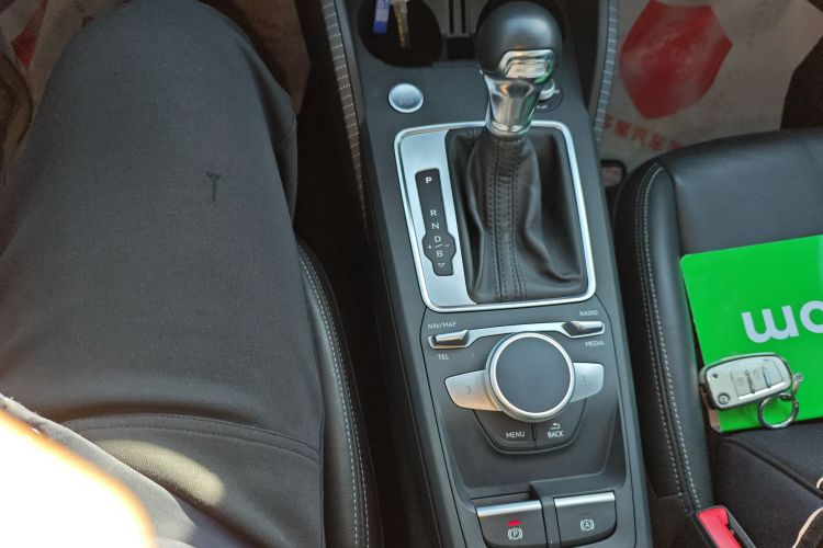 奥迪Q2L e-tron 2019款 Q2L e-tron 纯电智酷型中控内饰18