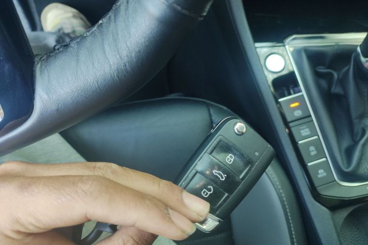 大众 速腾 2019款 280TSI DSG舒适型 国VI中控内饰7001