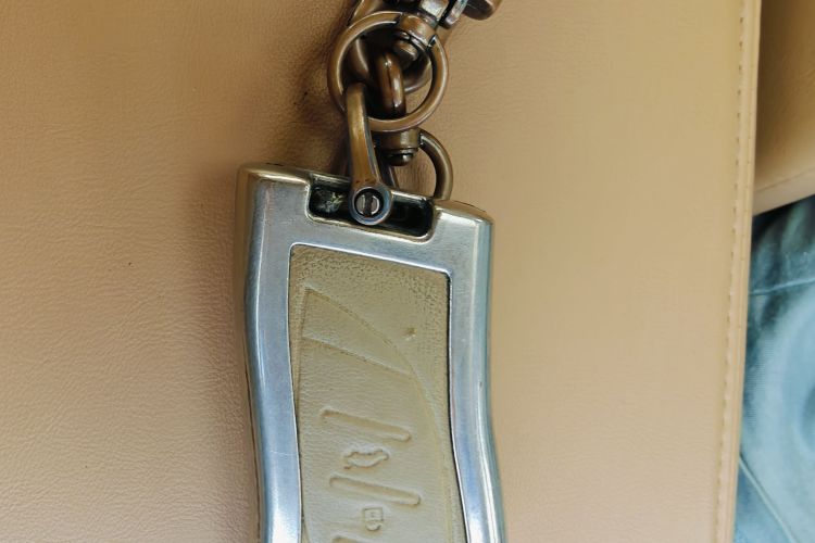 雷克萨斯ES 2023款 200 卓越版中控内饰11