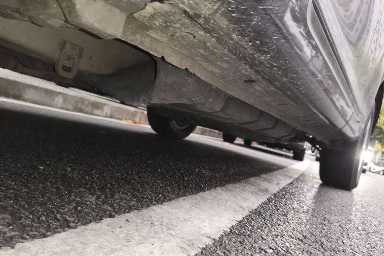 丰田 汉兰达 2011款 2.7L 两驱7座精英版局部细节9004