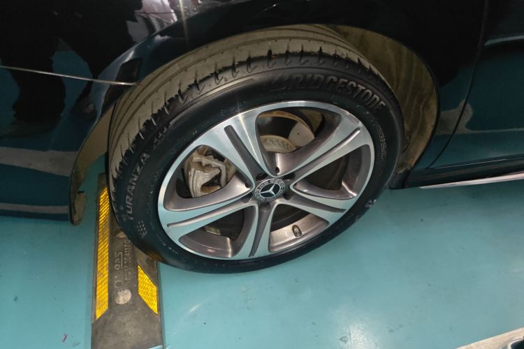 奔驰E级 2019款 E 260 L 运动型车身外观6008