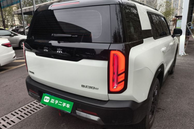 北京越野 北京BJ30 2024款 1.5T 魔核电驱进阶版车身外观7