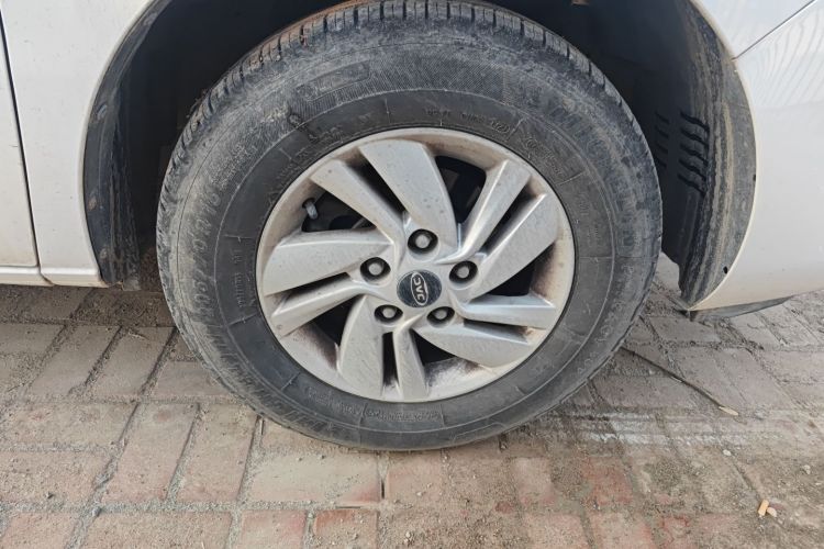 江淮瑞风 瑞风M4 2016款 2.0L 手动豪华智能型车身外观10