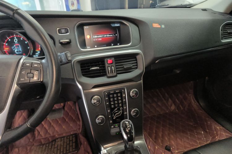 沃尔沃V40 2015款 1.6T 智雅版中控内饰16