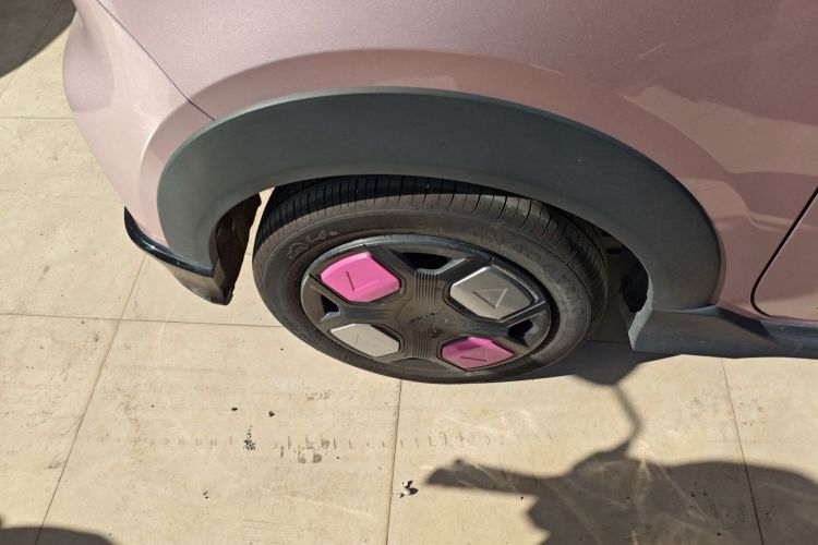 吉利银河 2025款 210km 熊猫卡丁车身外观6008