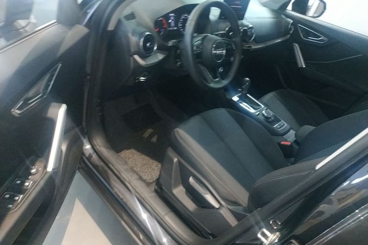 奥迪Q2L 2020款 35 TFSI 进取动感型中控内饰19