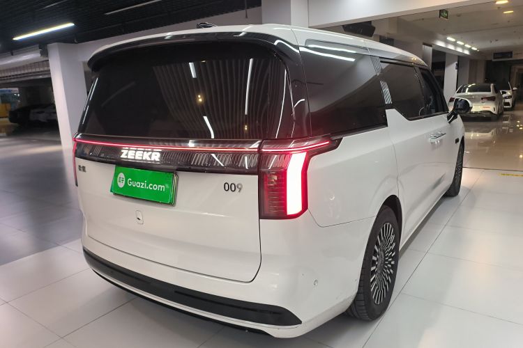 极氪009 2022款 WE版车身外观7