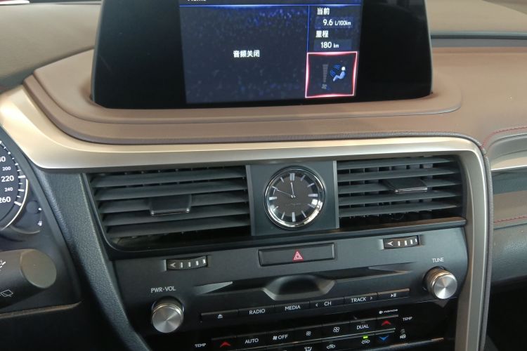 雷克萨斯RX 2020款 300 四驱典雅版 国VI中控内饰16