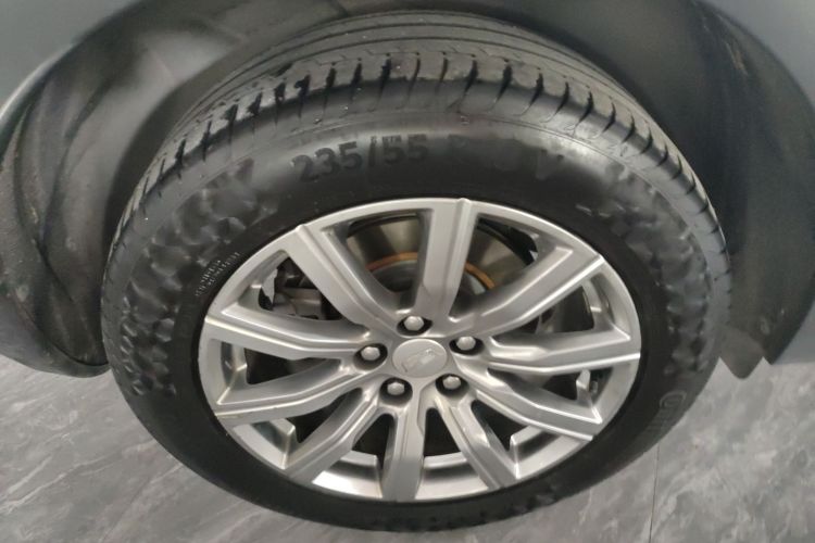 凯迪拉克XT4 2018款 28T 两驱领先型车身外观6008