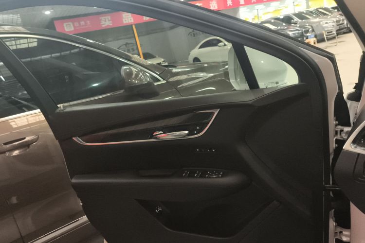 凯迪拉克XT5 2018款 25T 豪华型中控内饰47