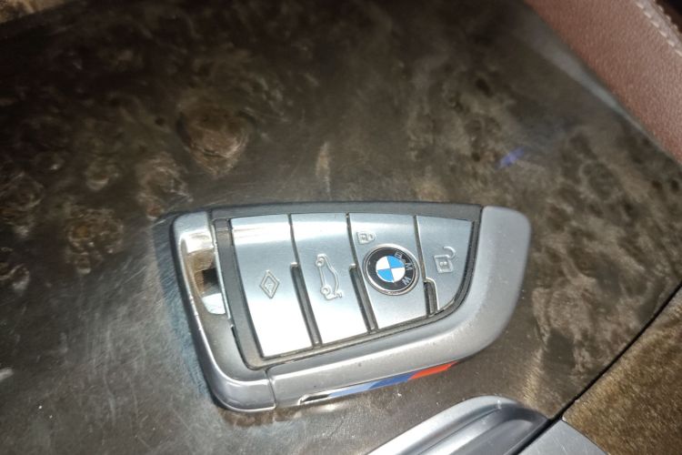 宝马5系 2019款 改款 525Li M运动套装中控内饰7001