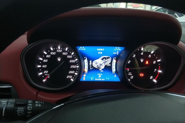 玛莎拉蒂 Levante 2019款 3.0T 标准版 国VI中控内饰14