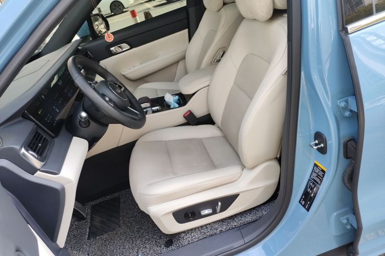 理想汽车 理想ONE 2021款 增程6座版中控内饰19