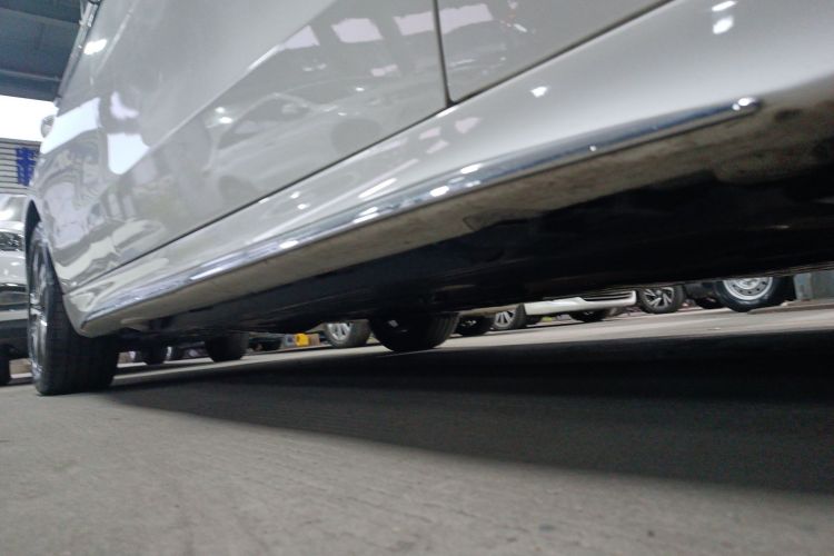 奔驰C级 2022款 改款 C 200 L 运动版局部细节9001