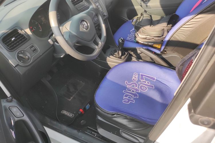 大众 Polo 2016款 1.4L 手动风尚型中控内饰19