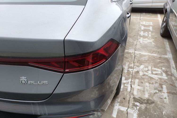 比亚迪 秦PLUS 2024款  荣耀版 DM-i 120KM超越型车身外观6006