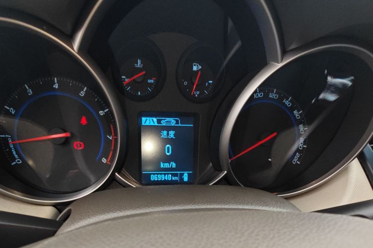 雪佛兰 科鲁兹 2015款 1.5L 经典 SE MT中控内饰14