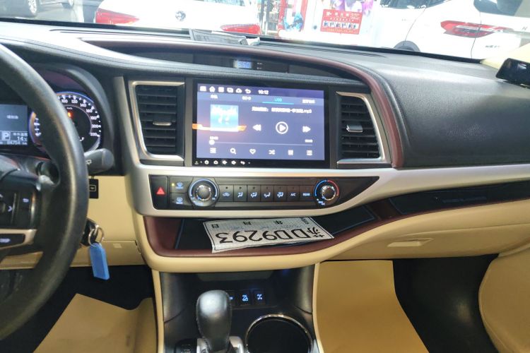 丰田 汉兰达 2017款 3.5L 四驱精英版 7座中控内饰16