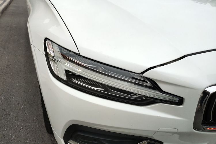 沃尔沃S60 2021款 T4 智远豪华版车身外观8