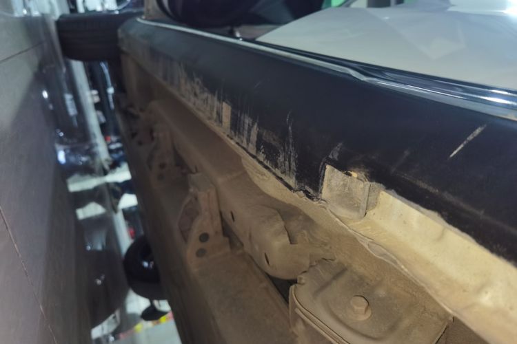 哪吒汽车 哪吒V 2022款 潮 300 Lite 磷酸铁锂局部细节9002