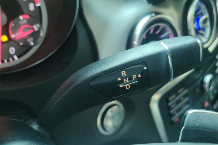 奔驰CLA 2016款 CLA 220 4MATIC中控内饰18