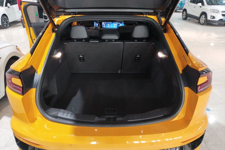 福特 蒙迪欧 2024款 2.0T E-混动运动版 ST-Line机舱底盘23