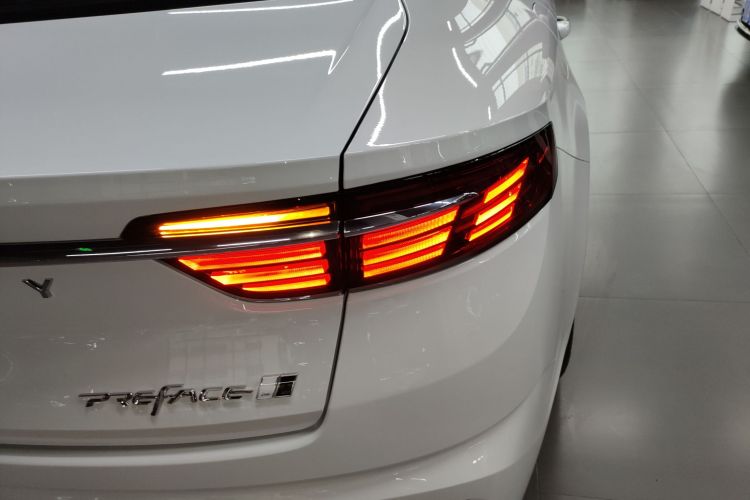 吉利汽车 星瑞 2025款 东方曜 1.5TD 扶摇版车身外观9