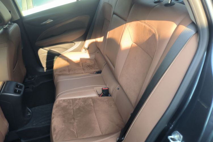 别克 君威 2020款 552T 豪华型中控内饰21