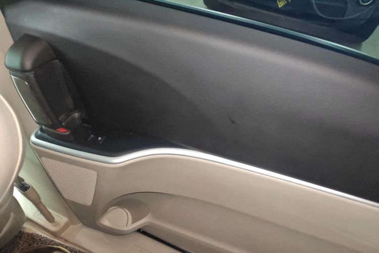 别克GL8 2021款 陆上公务舱 652T 豪华型中控内饰7006