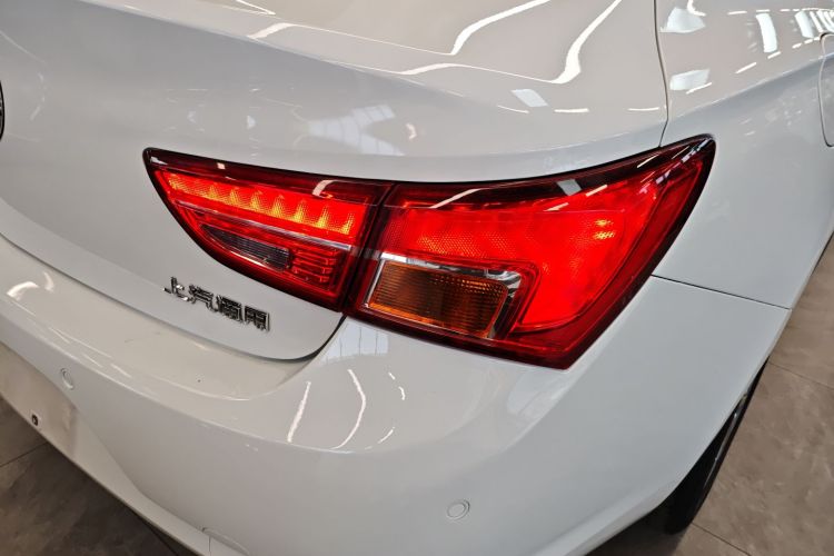 别克 威朗 2017款 三厢 20T 双离合领先型车身外观9