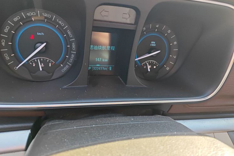 别克GL8 2014款 3.0L GT豪华商务豪雅版中控内饰15