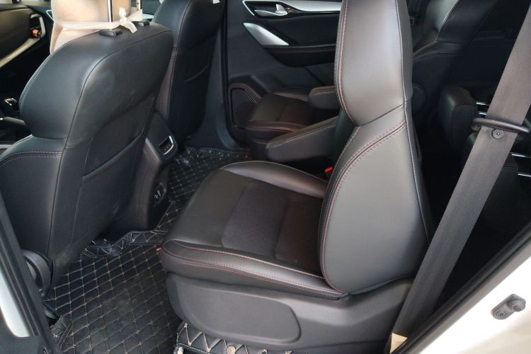 江汽集团 瑞风R3 2019款 1.5T 劲风型 7座中控内饰7003