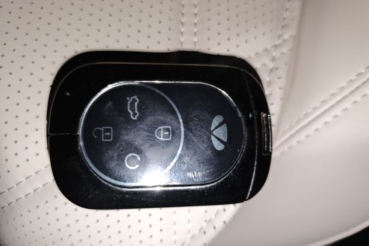 奇瑞风云 风云A9L 2025款 260伯牙奢享版中控内饰7001