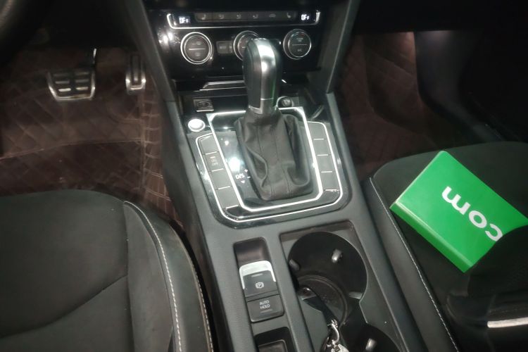 一汽-大众CC 2019款 330TSI 华颜版 国VI中控内饰18