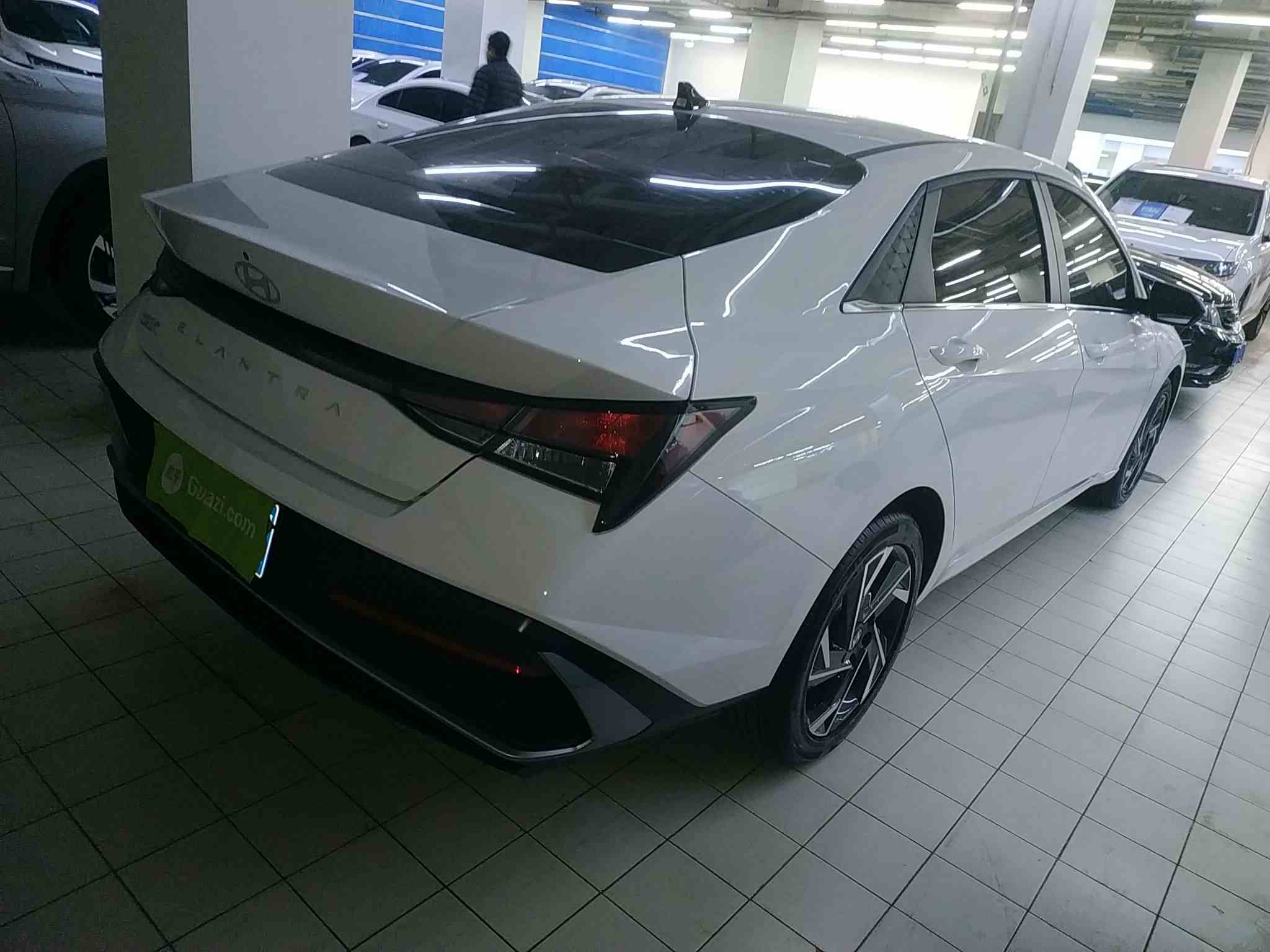 现代 伊兰特 2023款 1.5L CVT GLX精英版(4)