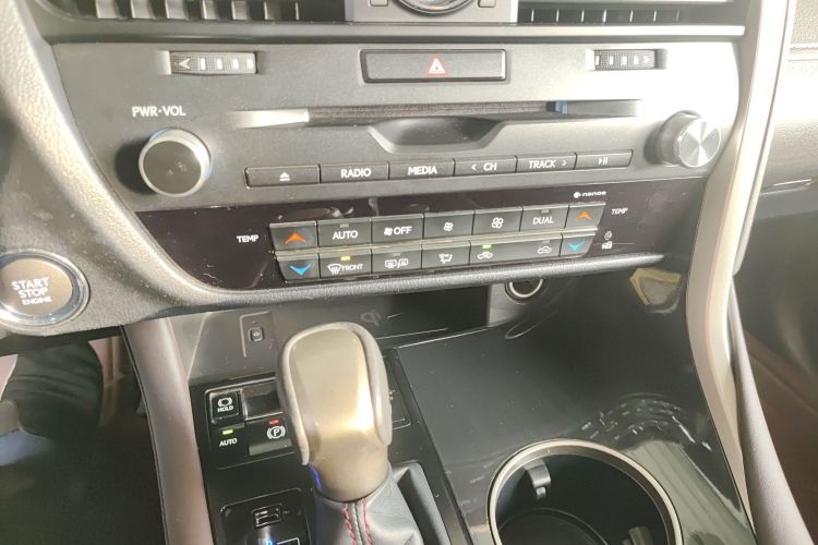 雷克萨斯RX 2016款 300 四驱典雅版 国V中控内饰16