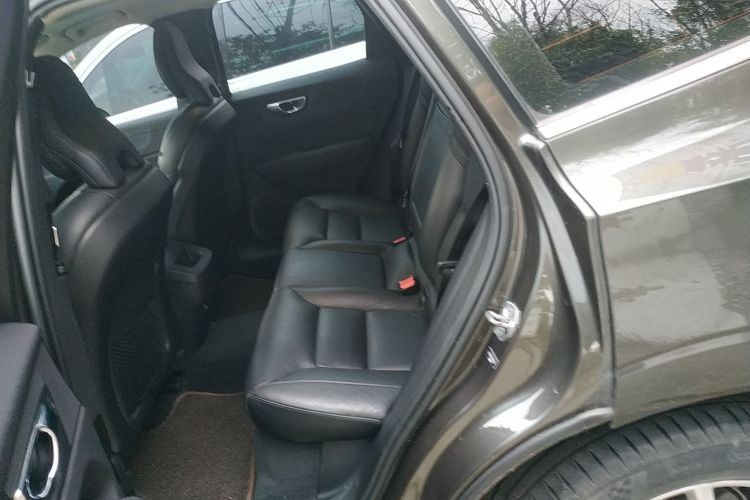 沃尔沃XC60 2019款 T5 四驱智逸版 国VI中控内饰7004