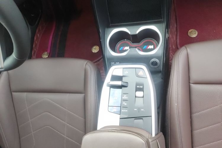 宝马iX1 2023款 eDrive25L X设计套装中控内饰18