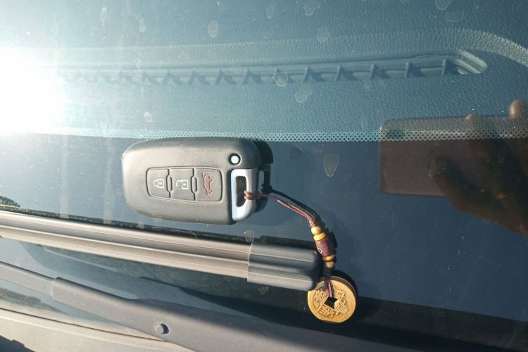 起亚K2 2015款 三厢 1.6L AT Premium中控内饰11