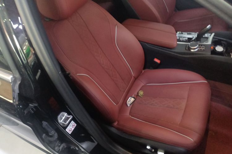 宝马5系 2023款 530Li 领先型 M运动套装局部细节41