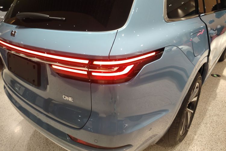 理想汽车 理想ONE 2021款 增程6座版车身外观9