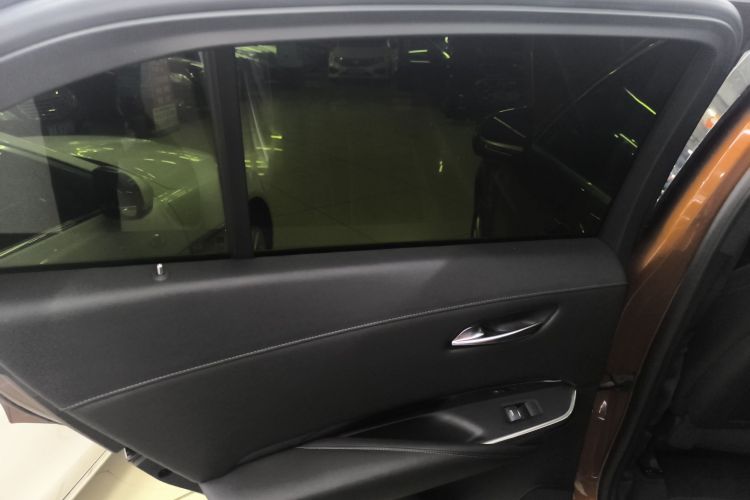 凯迪拉克XT4 2018款 28T 两驱技术型中控内饰49