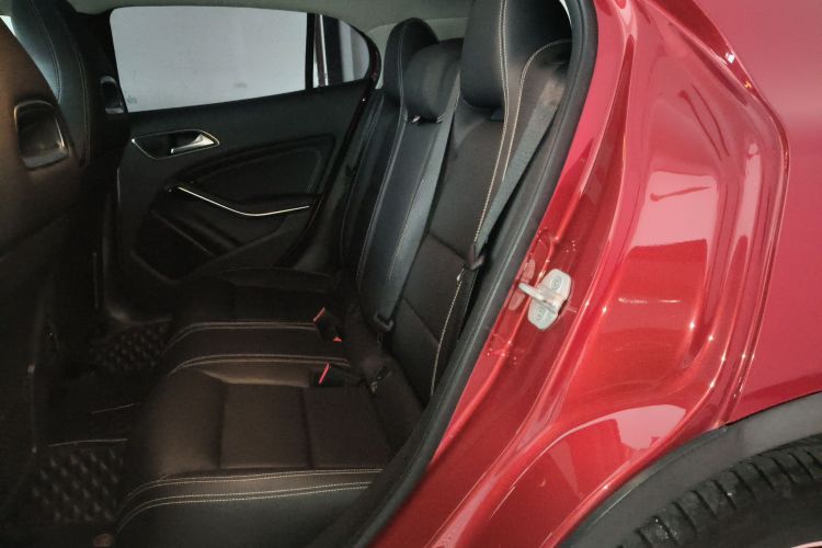 奔驰GLA 2017款 GLA 200 时尚型中控内饰21