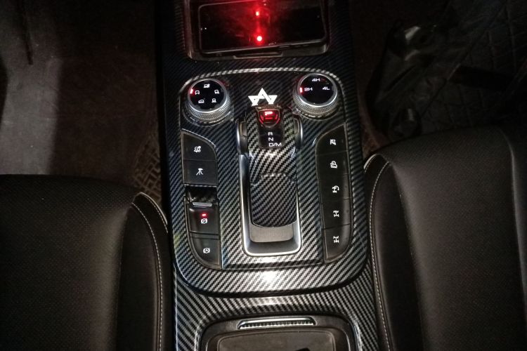 坦克300 2021款 越野版 2.0T 征服者中控内饰18