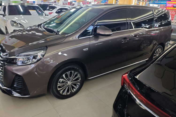 别克GL8 2023款 陆上公务舱 智享型车身外观6003