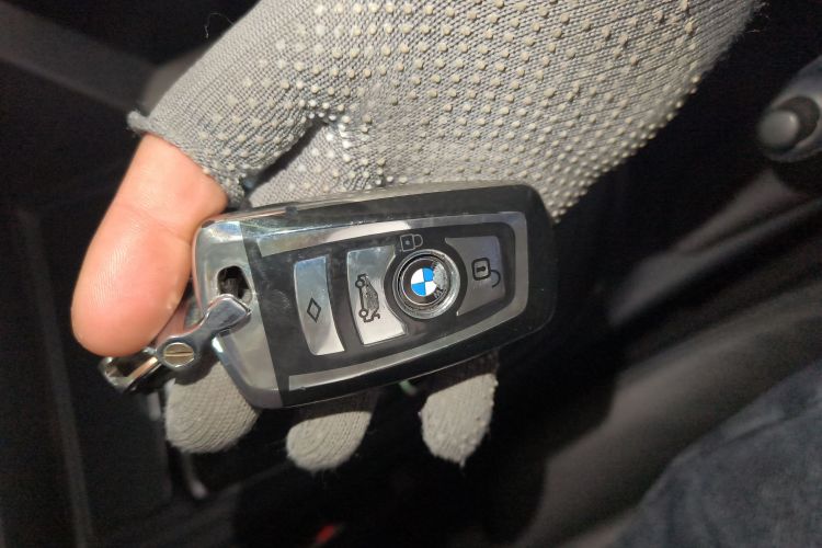 宝马3系 2014款 320i 时尚型中控内饰7001