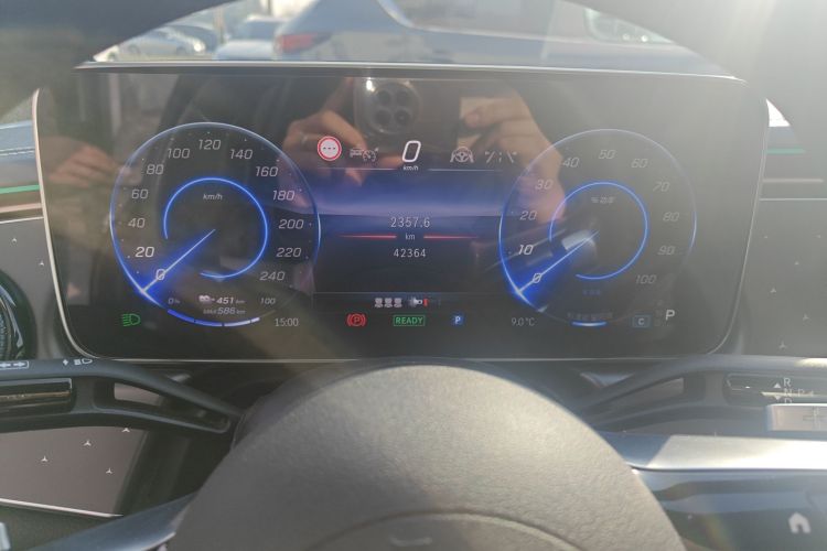 奔驰EQE 2022款 350 先型特别版中控内饰14