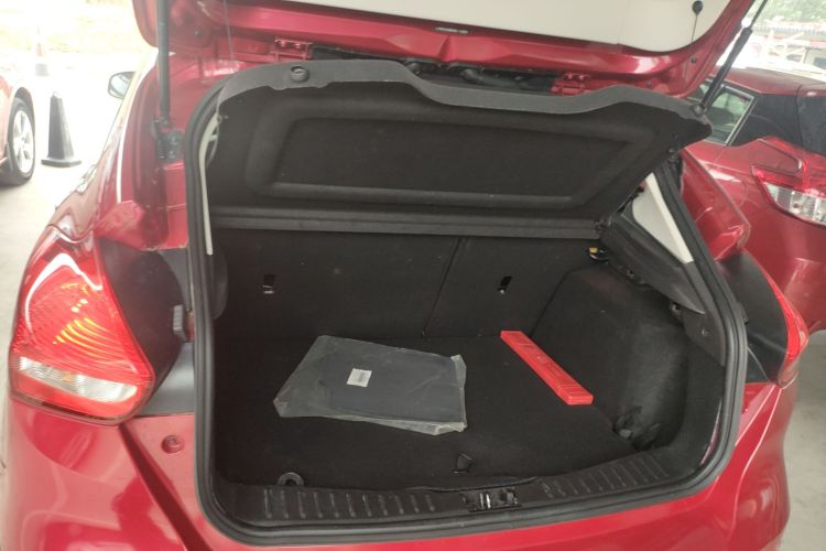 福特 福克斯 2017款 两厢 1.6L 自动风尚型智行版中控内饰23