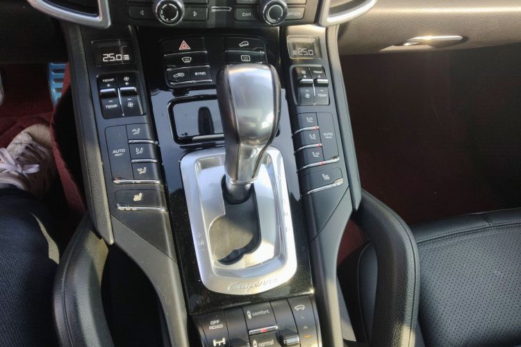 保时捷 2014款 Cayenne Platinum Edition 3.0T中控内饰18