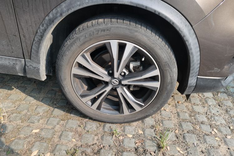 日产 逍客 2019款 2.0L CVT豪华版车身外观6007